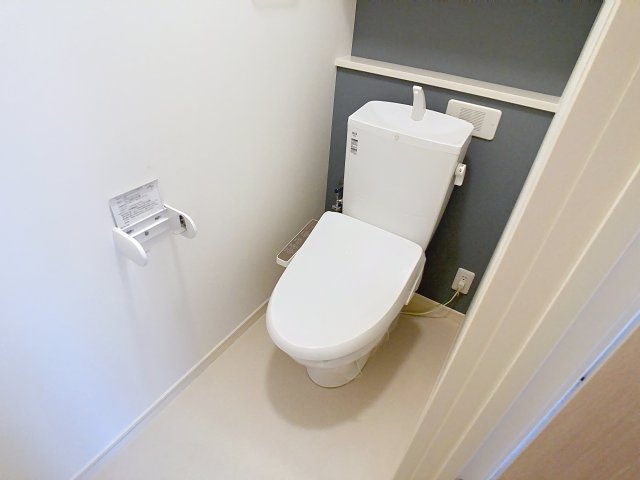 トイレ　掲載写真は空室の別部屋を掲載しております。実際のお部屋と仕様