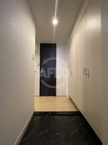 玄関　アーデンタワー西本町　玄関