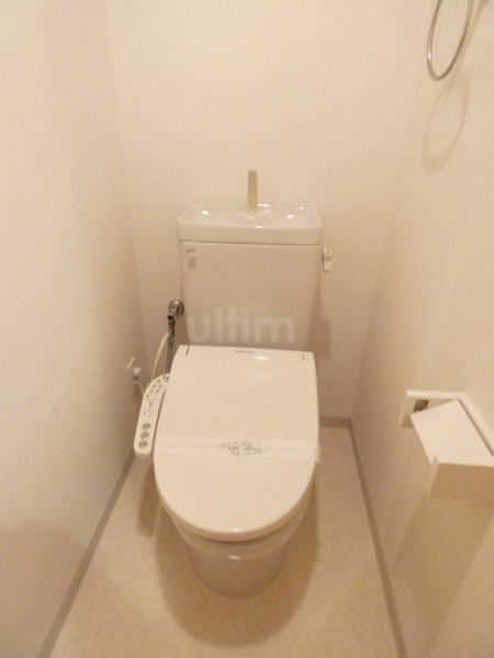 トイレ　※別のお部屋の写真です