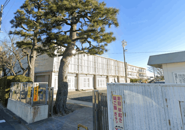小学校　浜松市立竜禅寺小学校（小学校）まで613m