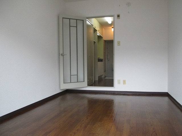 居室・リビング　明るくキレイなお部屋です