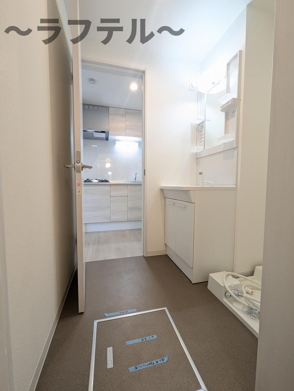 洗面設備　同メーカー施工　別部屋イメージ写真