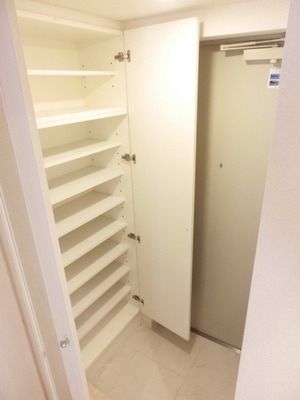 収納　玄関　シューズボックス