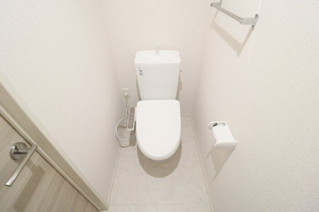 上毛電鉄 北原駅 徒歩8分 2階建 築1年のトイレ写真