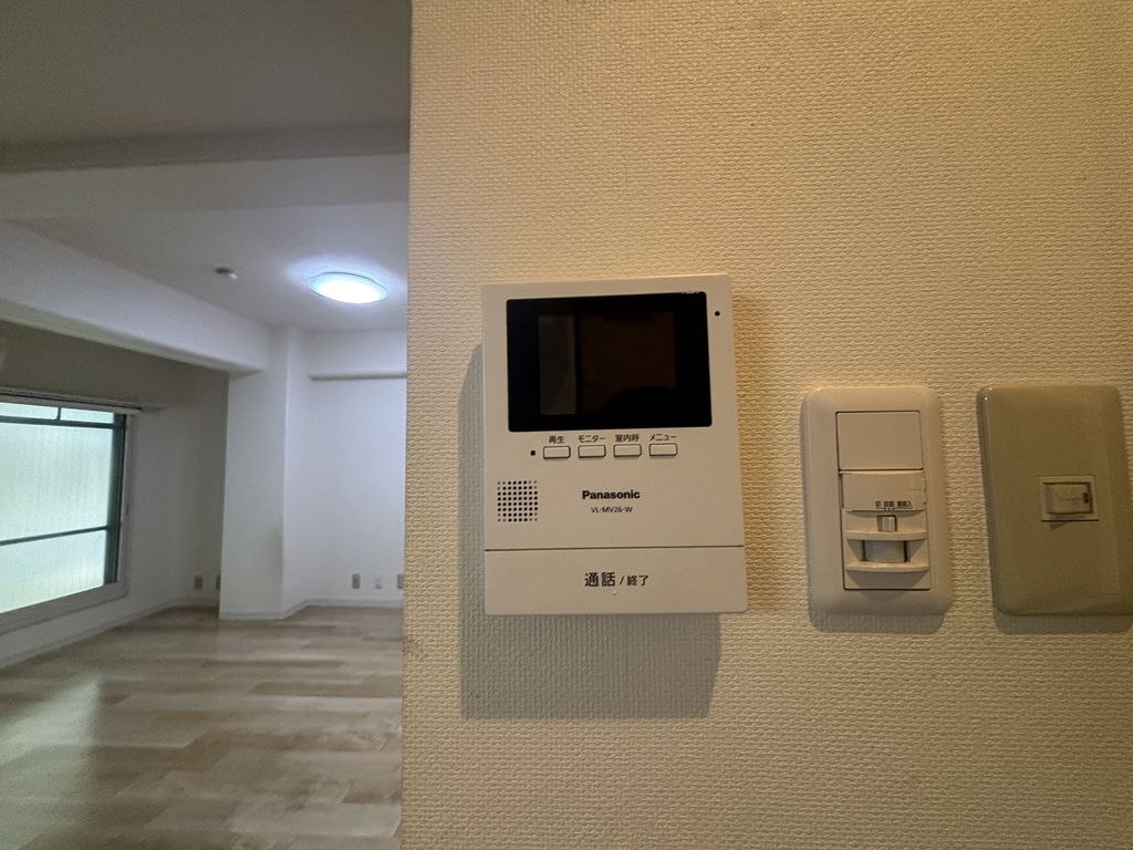 セキュリティ　モニター付きインターホン