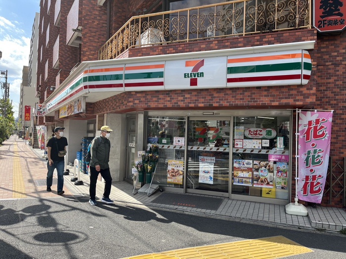 コンビニ　物件（コンビニ）まで350m