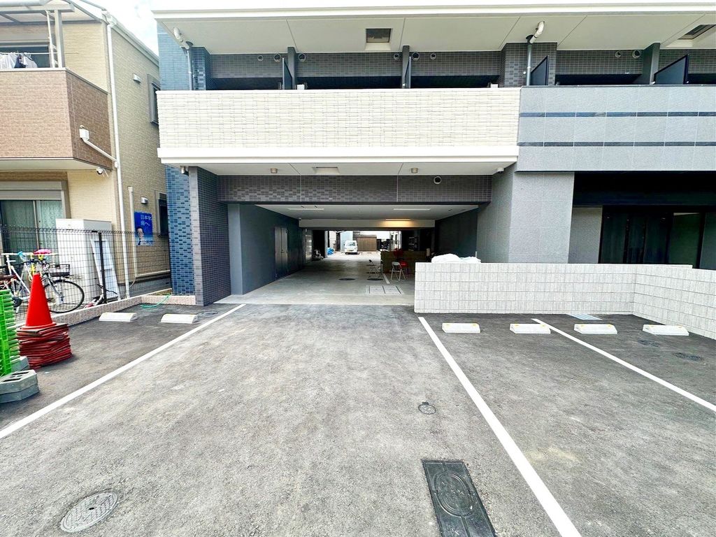 駐車場　駐車場