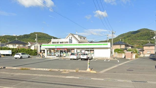 コンビニ　ファミリーマート目黒町店（コンビニ）まで1709m