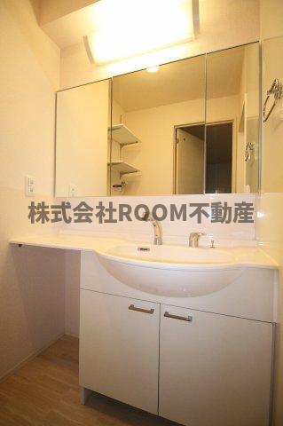 洗面設備　使いやすい洗面所です