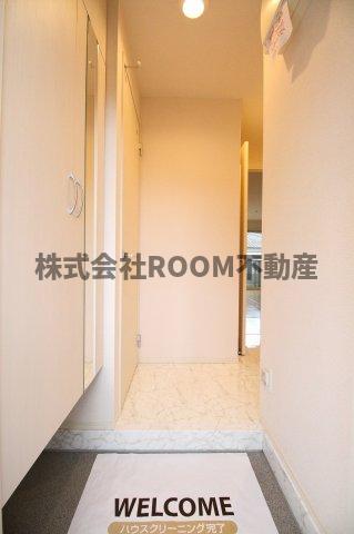 玄関　収納もある玄関です