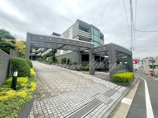 建物外観　鉄筋コンクリート造のマンション♪