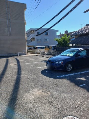 駐車場　車をお持ちの方に嬉しい駐車場付きの物件です