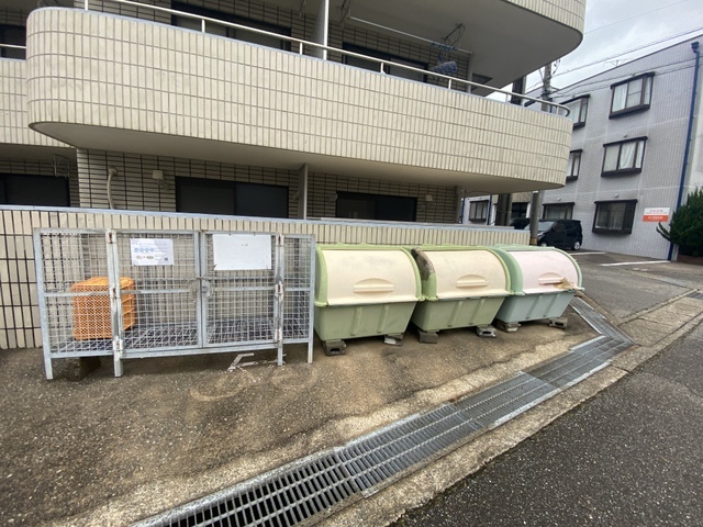 その他　敷地内ゴミステーション