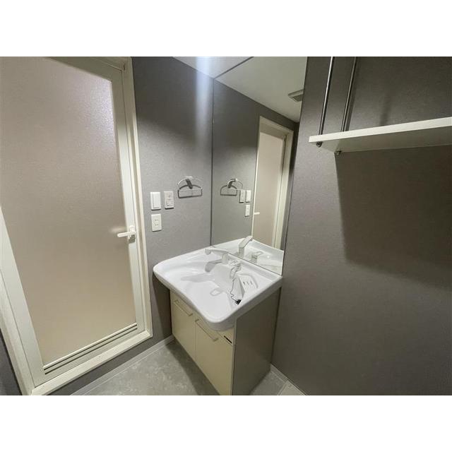 洗面設備　コンパクトで使いやすい洗面所