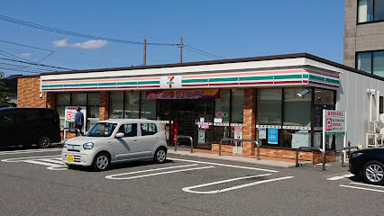 コンビニ　セブンイレブン金沢松村町店（コンビニ）まで728m