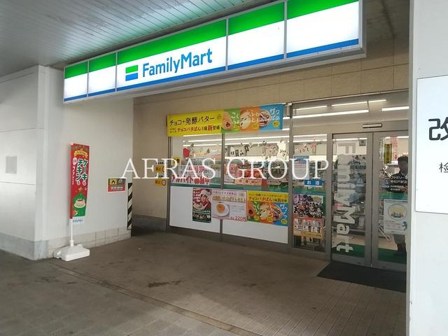 コンビニ　ファミリーマート 東松戸駅店（コンビニ）まで445m