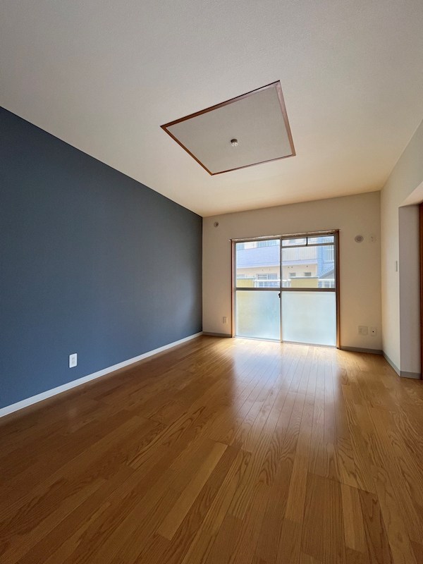居室・リビング　リビング　※別号室参考写真