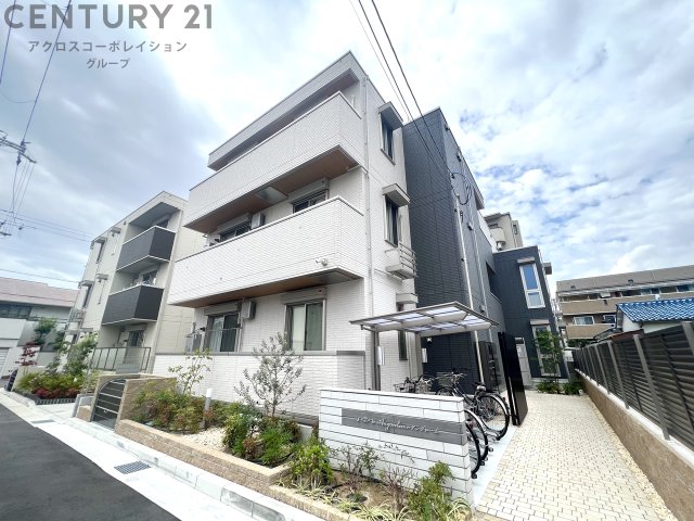 建物外観　オートロック・防犯カメラ付きで安心です！