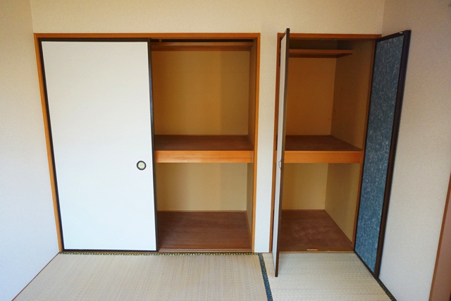 収納　※補修前の参考画像の為、設備等は現況優先。