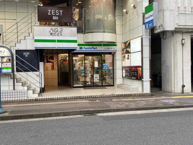 コンビニ　ファミリーマート立川諏訪通り店（コンビニ）まで108m