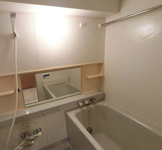 バス・シャワールーム　写真は同タイプ住居です。