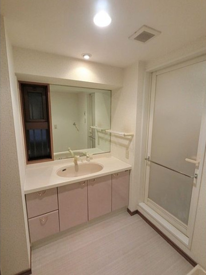洗面設備　写真は同タイプ住居です。