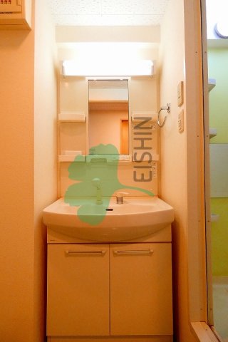 洗面設備　シンプルで使いやすい洗面台です！