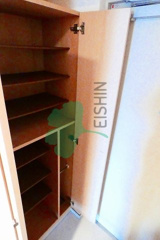 玄関　下駄箱もしっかりついてます！