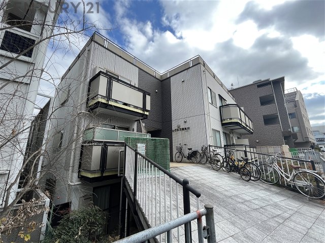 建物外観　オートロック付きで外部からの出入りが簡単に出来ないため安心