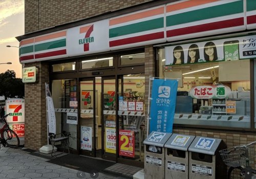 コンビニ　セブンイレブン 大阪新町4丁目店（コンビニ）まで217m