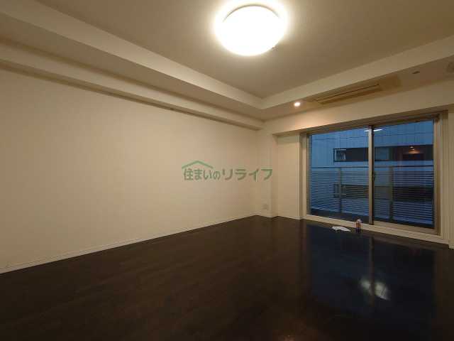 パークキューブ神田の居間写真