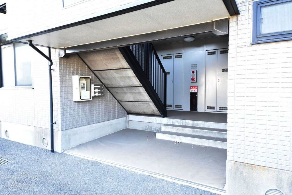 エントランス　駐車場