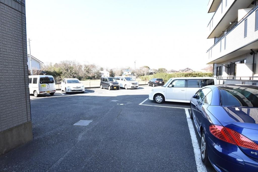 駐車場　駐車場
