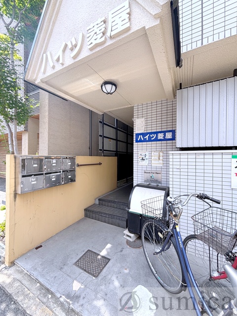 エントランス　落ち着いたエントランス。マンションを演出します。