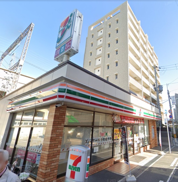 コンビニ　セブンイレブン近鉄河内小阪駅南店（コンビニ）まで446m