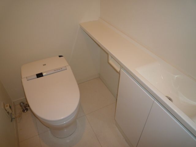 トイレ　ゆったりとした空間のトイレです