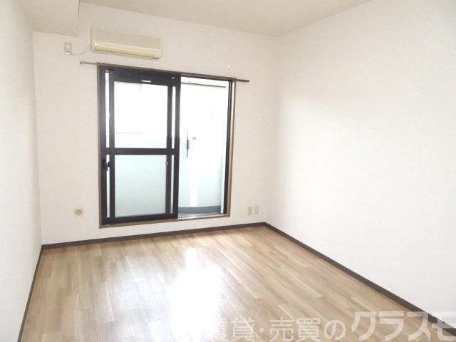 居室・リビング　明るいお部屋です♪