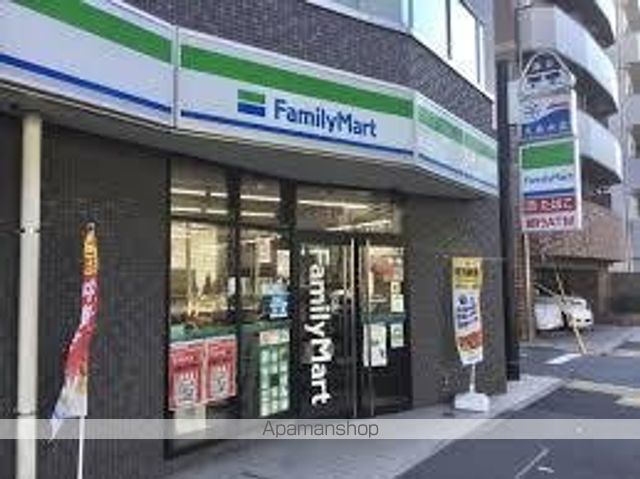 コンビニ　ファミリーマート 大森東産業道路店（コンビニ）まで240m