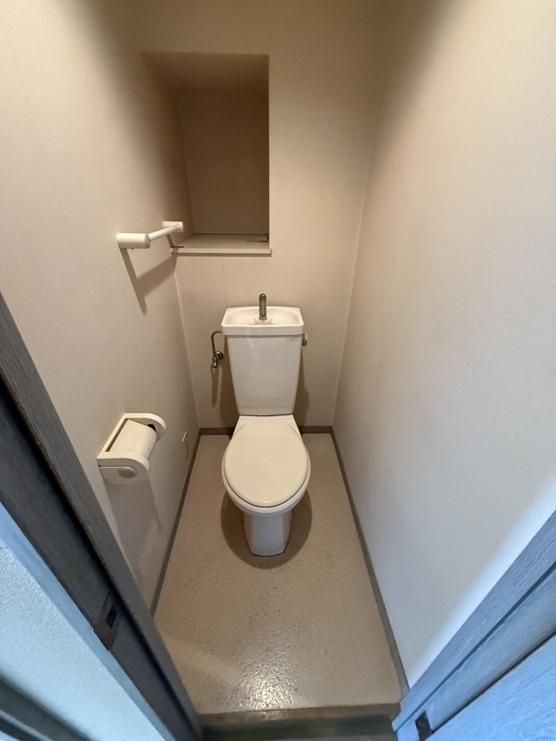 西鉄天神大牟田線 西鉄久留米駅 徒歩14分 9階建 築36年のトイレ写真