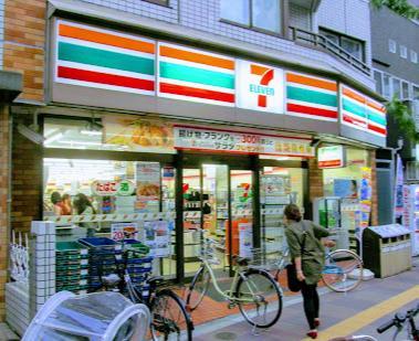 コンビニ　コンビニ（コンビニ）まで200m