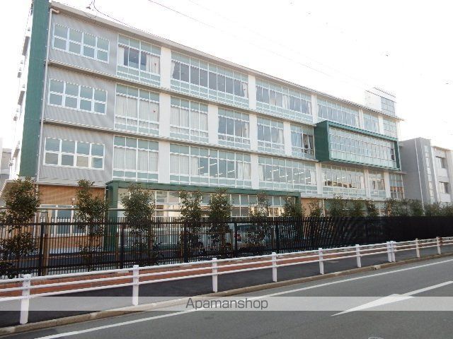 小学校　岡山市立鹿田小学校（小学校）まで643m