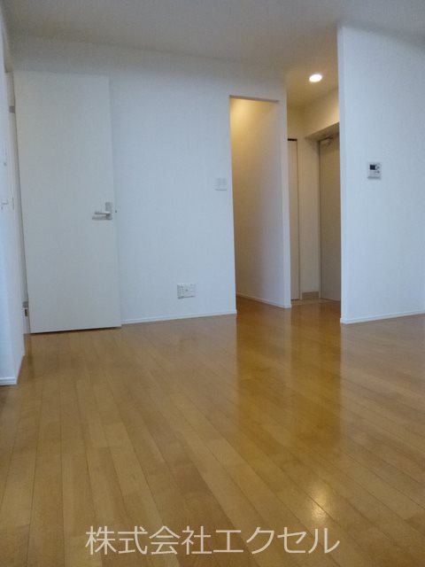 ＪＲ中央線 八王子駅 徒歩17分 4階建 築18年の玄関写真
