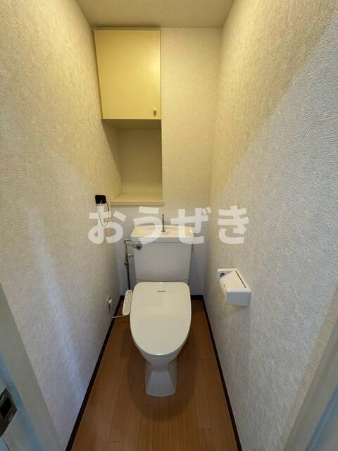 ＪＲ横須賀線 東戸塚駅 徒歩27分 4階建 築37年のトイレ写真