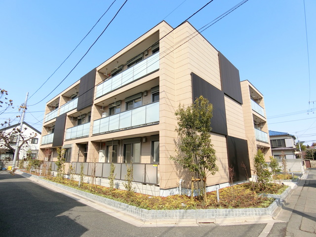 建物外観　★エレベーター付きの重厚感あるマンション