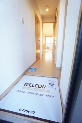 玄関　※同物件・同タイプの写真です