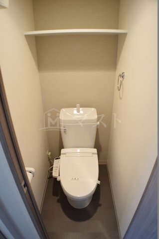 プレサンス松屋町駅前のトイレ写真