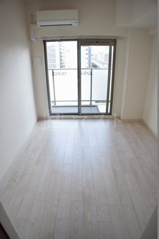 プレサンス松屋町駅前の居間写真