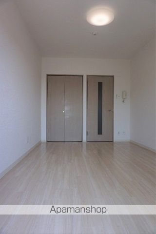 ガーデンヒルズ中山の居間写真