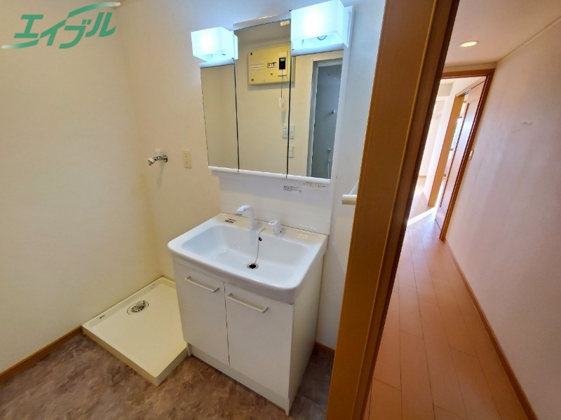 洗面設備　別部屋参考写真です