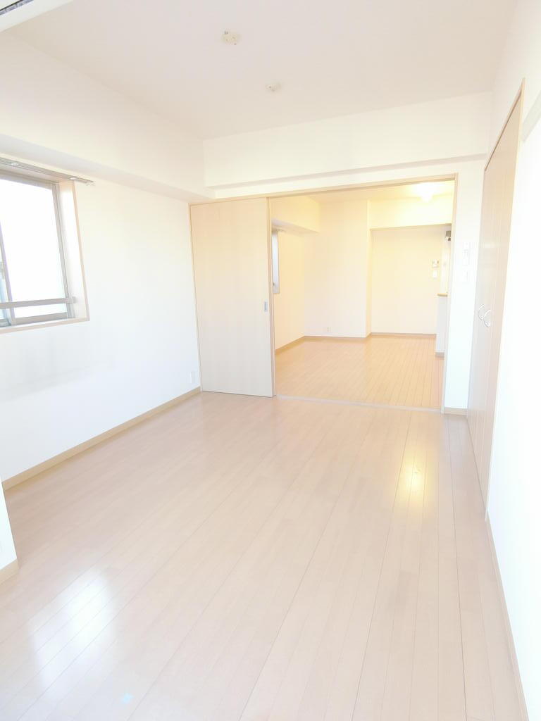 庭　居室6.1帖
